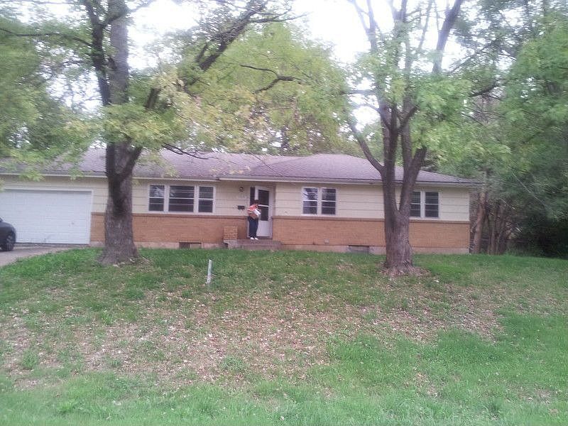 1st image of 7719 Wallace Ave
