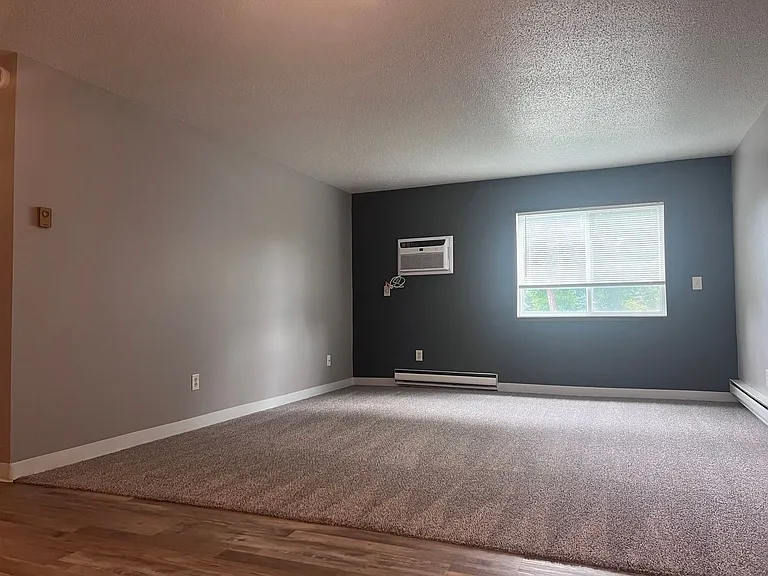 825 E Cavour Ave — Photo 3