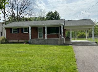 5771 Crystal Creek Dr, Roanoke, VA 24018