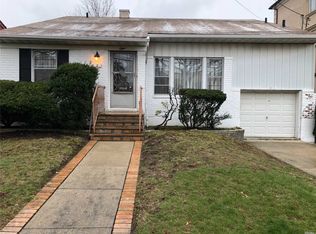 8 Barlow Dr N, Brooklyn, NY 11234
