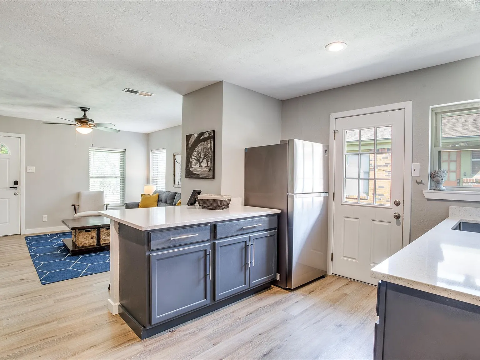 1 bed, 1264 sqft, $1,550 — Photo 2