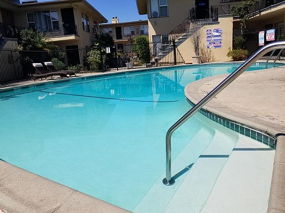 3rd image of 855 W Huntington Dr APT D