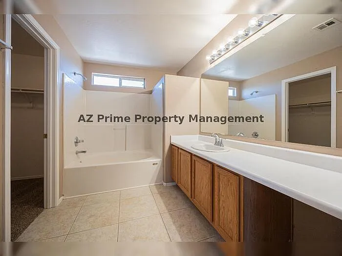 670 E Mariposa Pl — Photo 15
