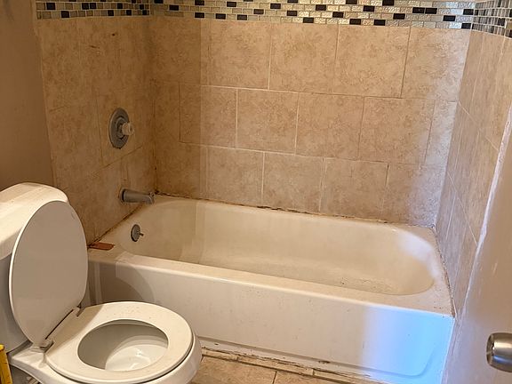 3rd image of 412 San Blas