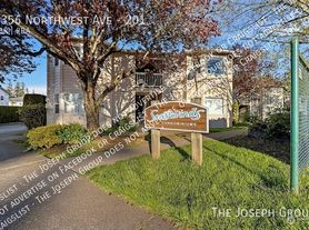 3356 Northwest Ave, Bellingham, WA