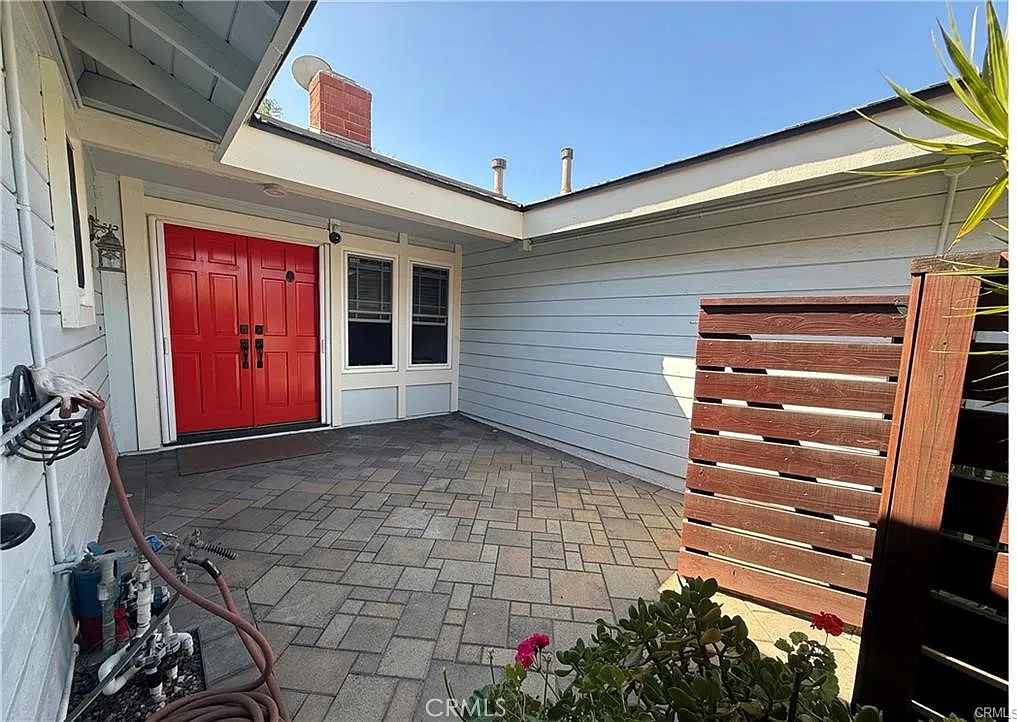 4 bed, 2541 sqft, $5,750 — Photo 4