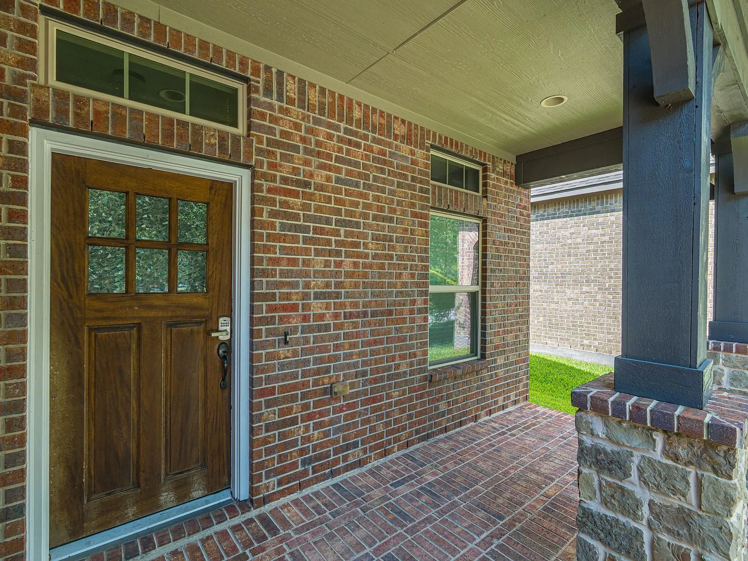 3 bed, 2.0 bath, 1624 sqft, $2,550 — Photo 4