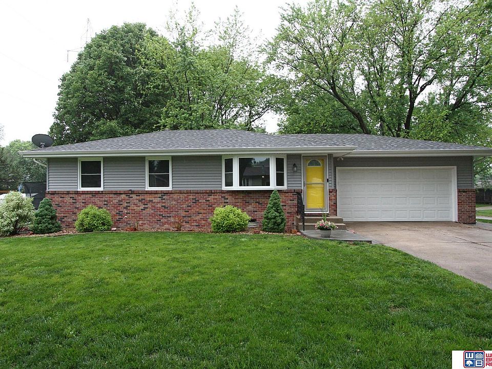 1st image of 5701 Deerwood Dr