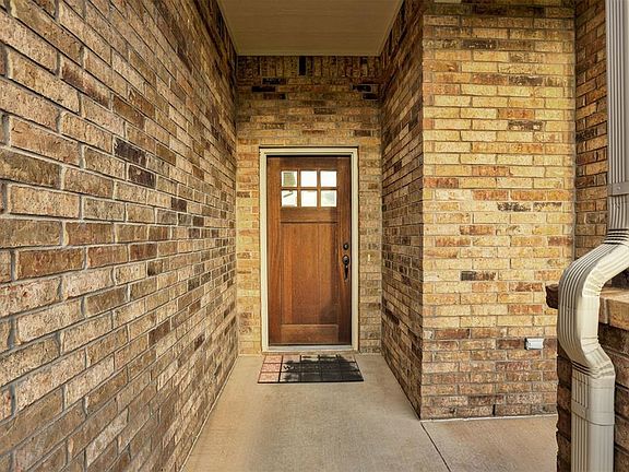 3rd image of 2001 Hidden Prairie Ct