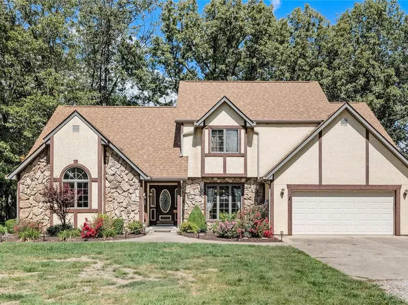 4635 Portrait Ln, Millstadt, IL 62260
