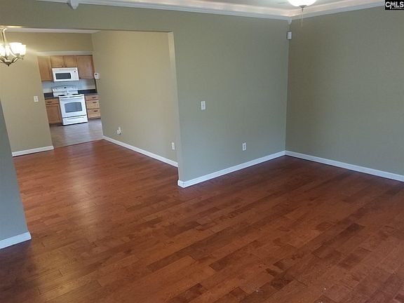 3rd image of 205 Deerwood Run Dr
