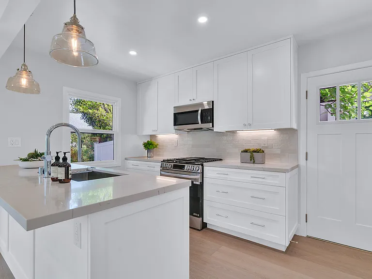 1022 Grant St #A — Photo 8