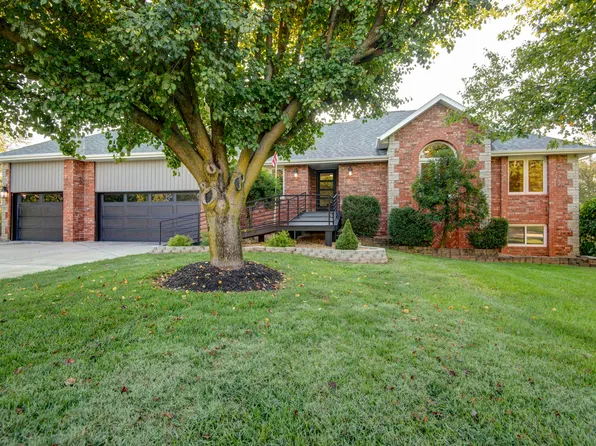 2072 N Preakness Drive, Nixa, MO 65714