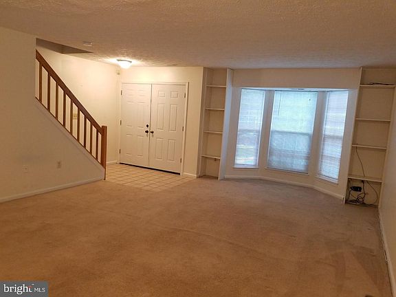 2nd image of 935 Breakwater Dr