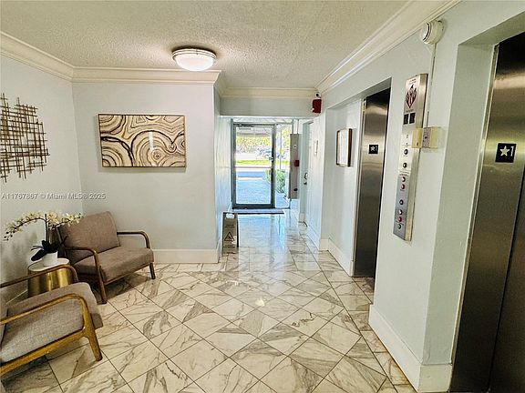 4th image of 2000 NE 135th St #803