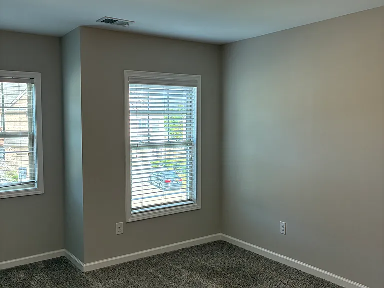 1335 Hampton Oaks Dr — Photo 11