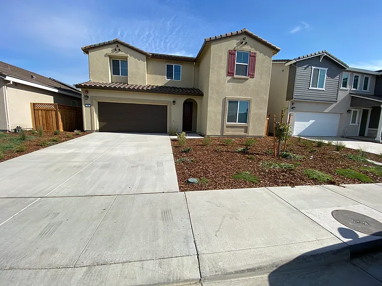 706 Diamond Valley Rd — Photo 2