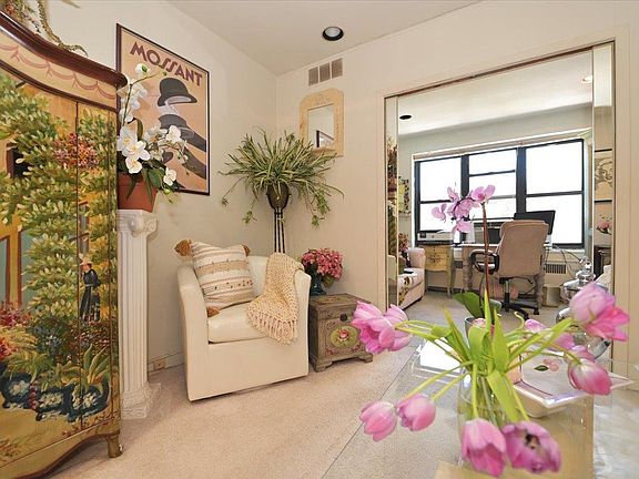 2nd image of 3 Town House Pl #C