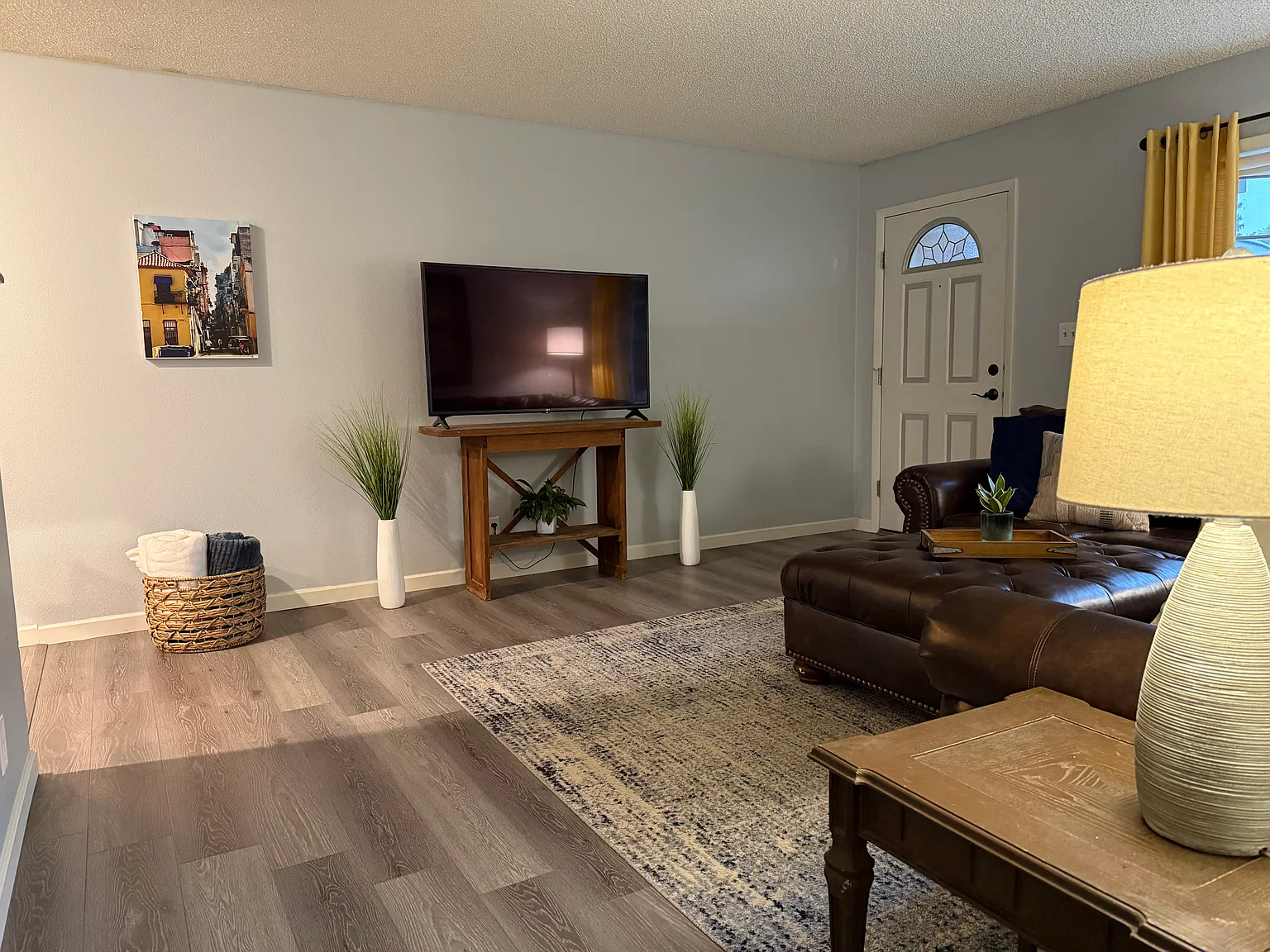 4 bed, 2200 sqft, $2,500 — Photo 4