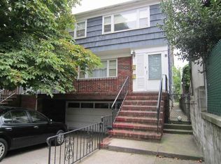 8 West Dr, Bayonne, NJ 07002