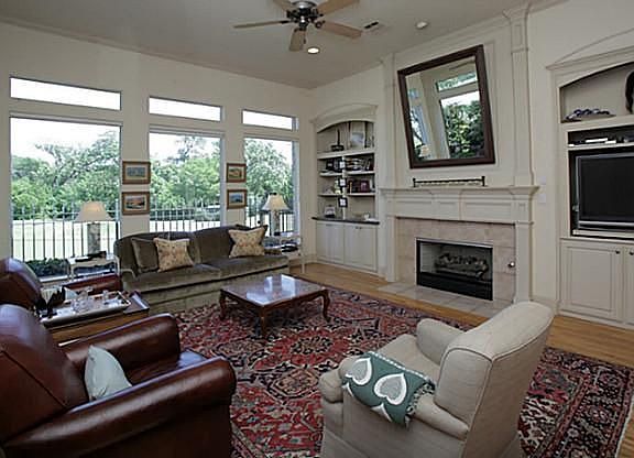 4th image of 12022 Lueders Ln