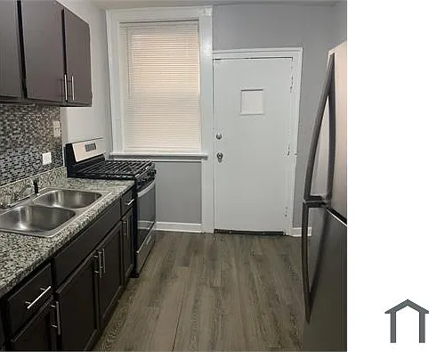 6922 S Oglesby Ave #1 — Photo 4