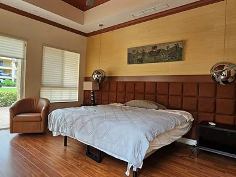 16117 Emerald Estates Dr — Photo 15
