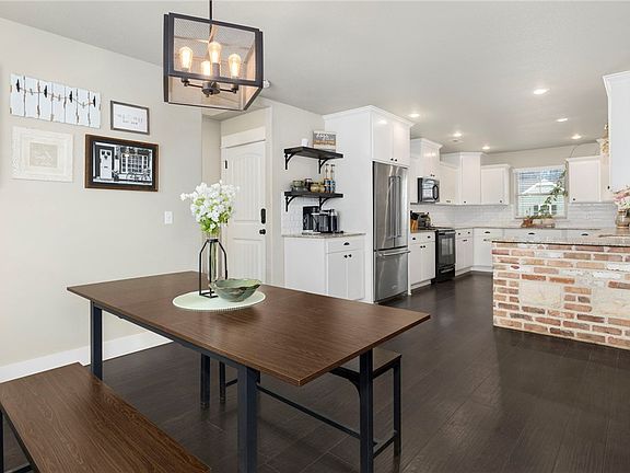 5th image of 1105 Nemett Cir