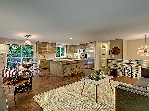 5th image of 21515 SE 22nd St