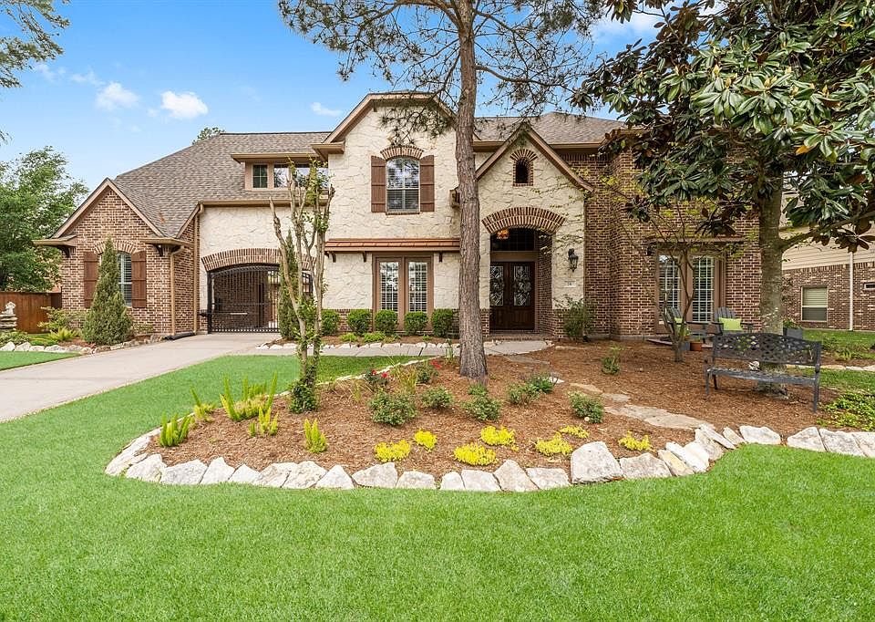 1st image of 74 S Fair Manor Cir