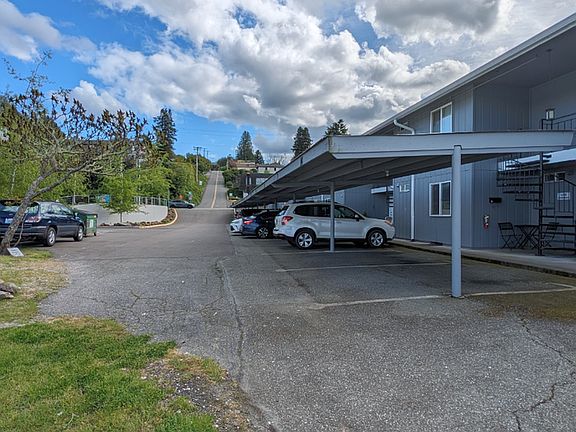 5th image of 1029 Bay St #215D-4