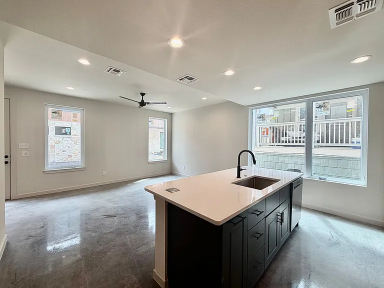 Modern Luxury in San Marcos' Premier Courtyard Community Now Leasing! — Photo 34