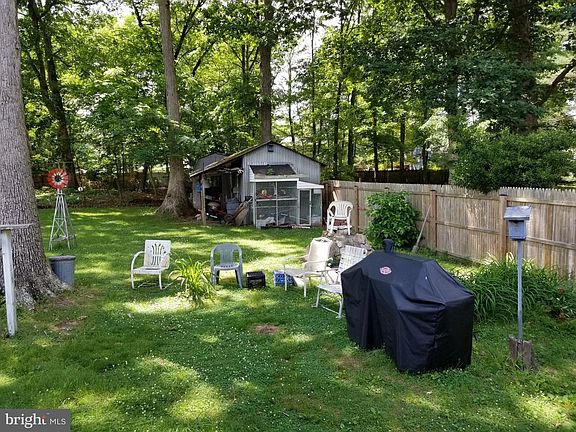 2nd image of 8405 Gibbons Dr