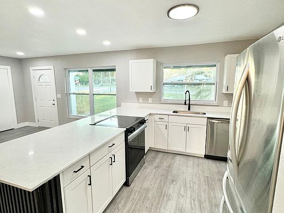 3rd image of 1627 Providence Blvd