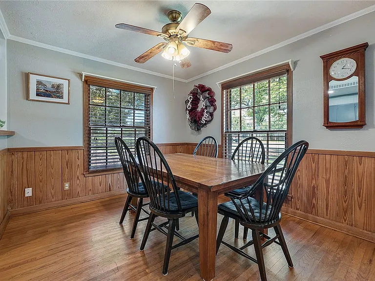 1030 Walton Dr — Photo 6