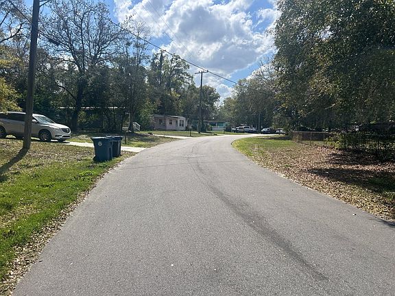 5th image of 1416 Keats Rd