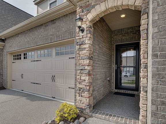 5th image of 894 Meadowcrest Way