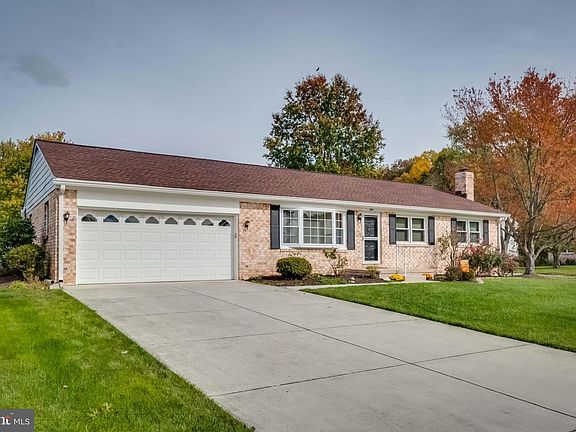 2nd image of 729 Burnside Dr