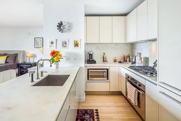 Rented by Radius | media 16