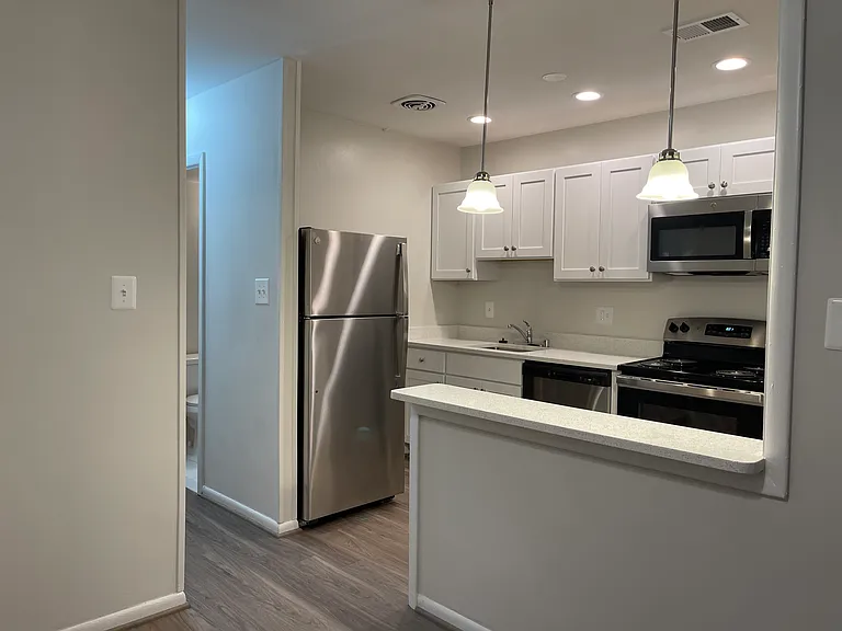 Skyview Apartments — Photo 17