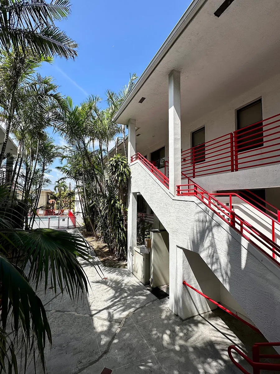 Building Photo - 9040 Collins Ave #109