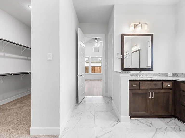 500 Samaritan Dr — Photo 24