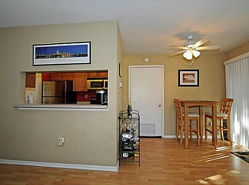 4th image of 407 McDowell Dr