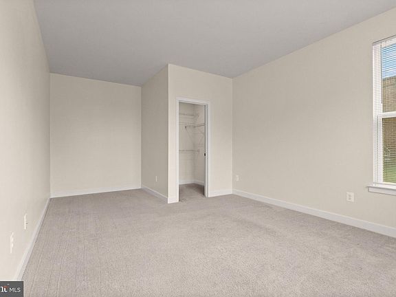 4th image of 11364 Willow Green Cir