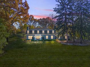 26125 Woodlore Rd, Franklin, MI 48025