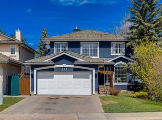 439 S Mountain Park Dr SE, Calgary, AB T2Z2N9