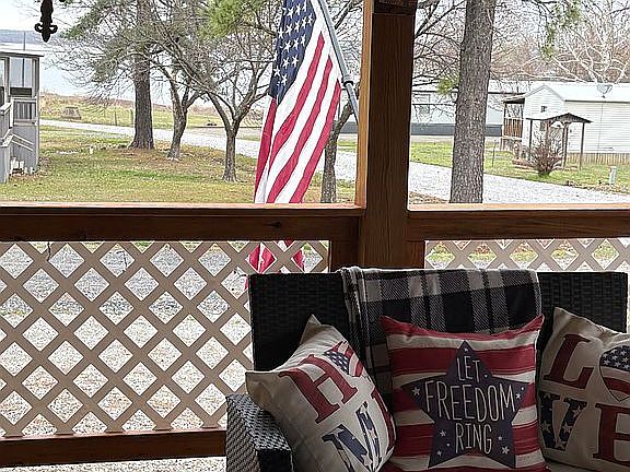 4th image of 427588 Catfish Rd