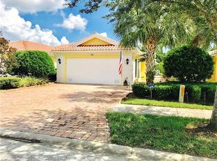 7585 Rozzini Ln, Naples, FL 34114