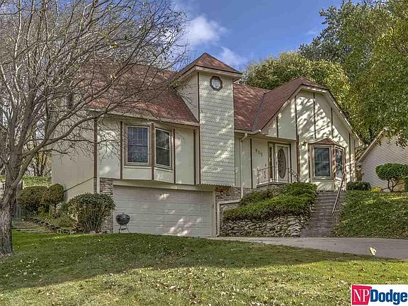 2nd image of 805 Moore Dr