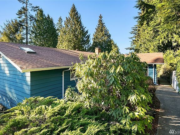 4th image of 18554 W Lake Desire Dr SE